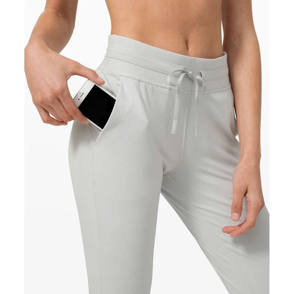 Lululemon Ready To Rulu Pant Green fern Women's‎ Size 4